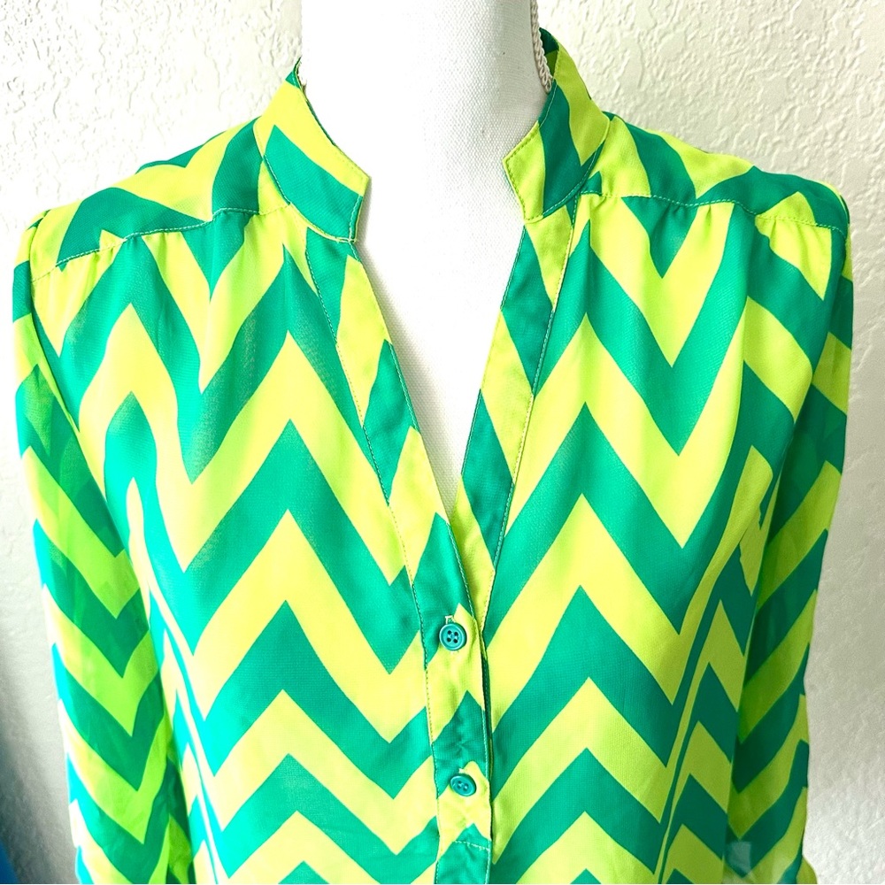 Green Sheer Top Size S - Picture 5 of 14